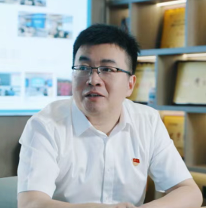 黄涛.png