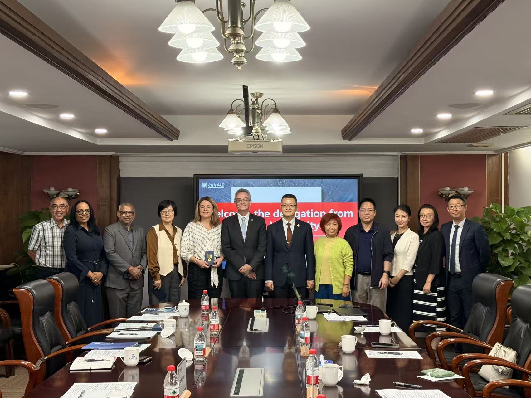 1763978211508148.jpg 136f3297cbe0b0943a8bcf81e2908150.jpg