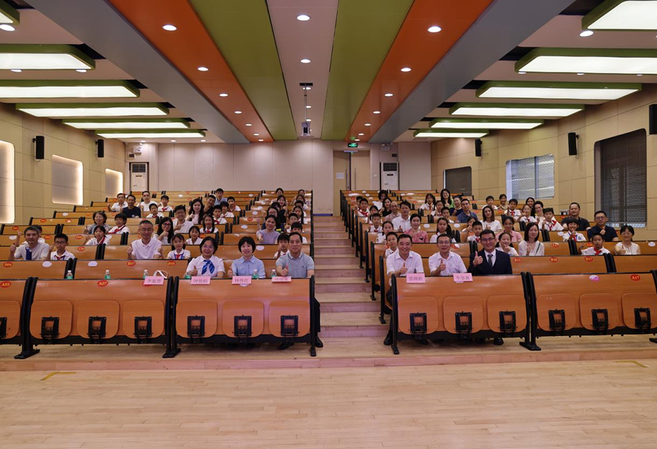 1751248507778839.jpg 亲子阅读活动 (1).jpg