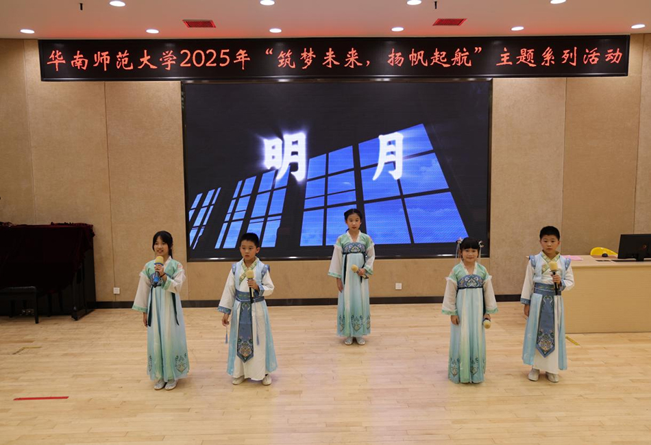 1751248547898254.jpg 亲子阅读活动 (2).jpg