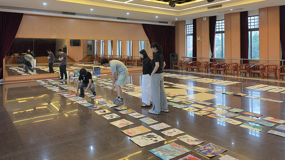 1751248832350036.jpg 小荷花书画比赛评比及展示 (2).jpg