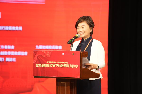 蔡若莲局长.jpg