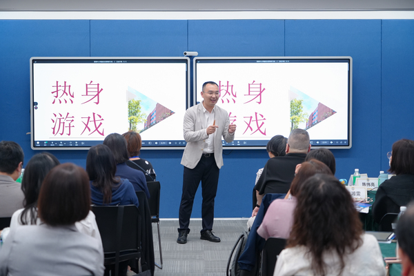 2【案例分享】《一所乡村小学的蜕变》佛山市南海区教育发展中心周少伟副主任.jpg