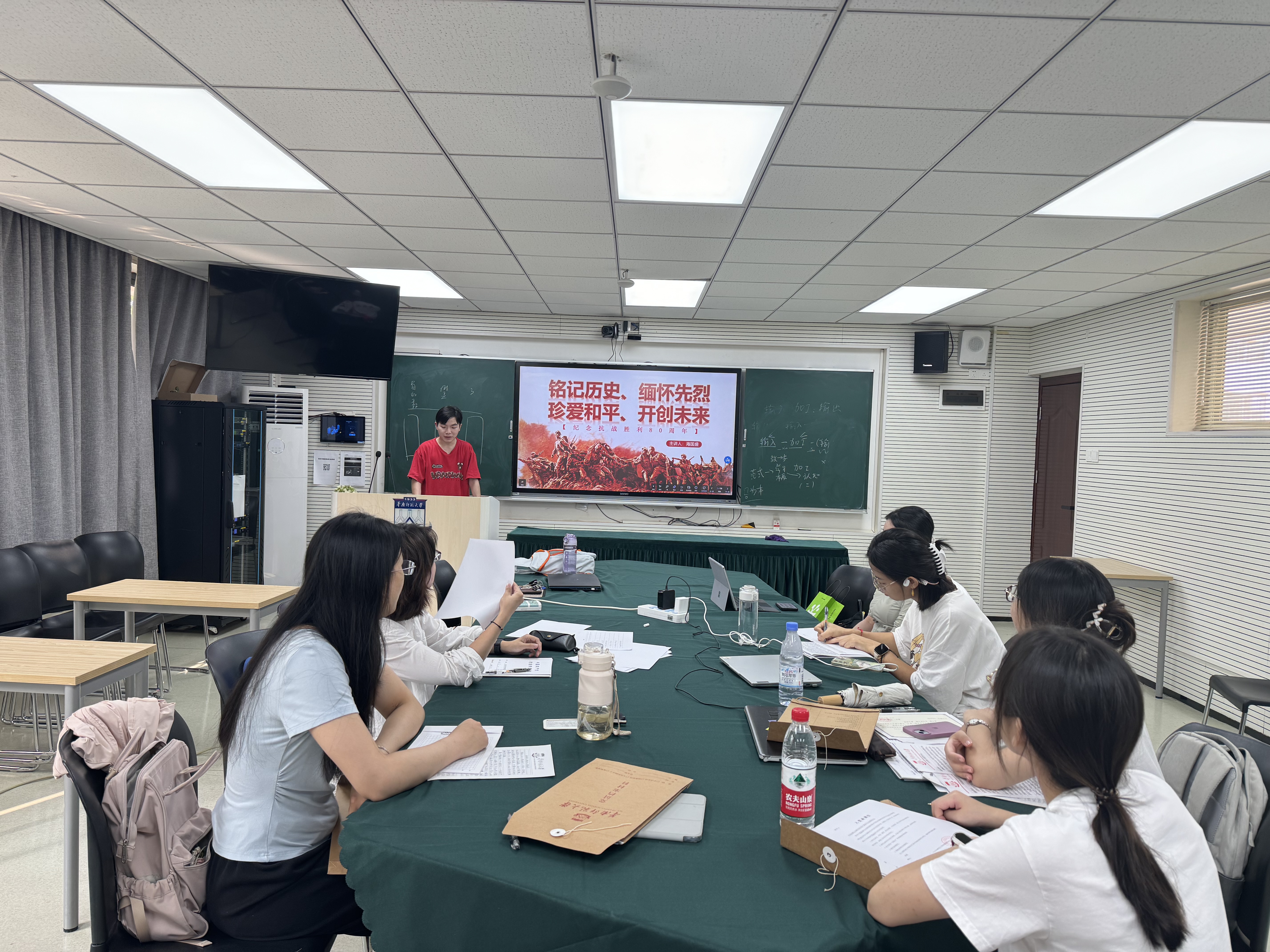 图片5 “抗日战争暨反法西斯战争胜利80周年”专题学习.jpg