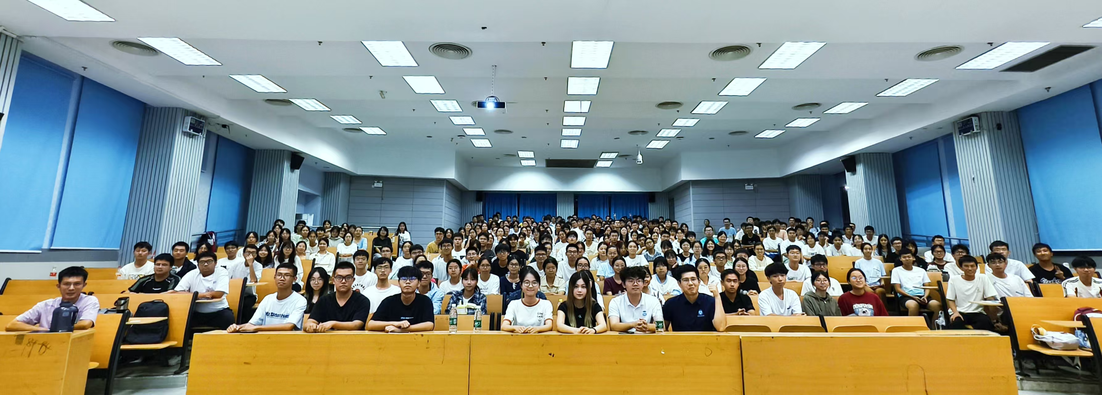 化学学院举办本科生升学深造经验分享会