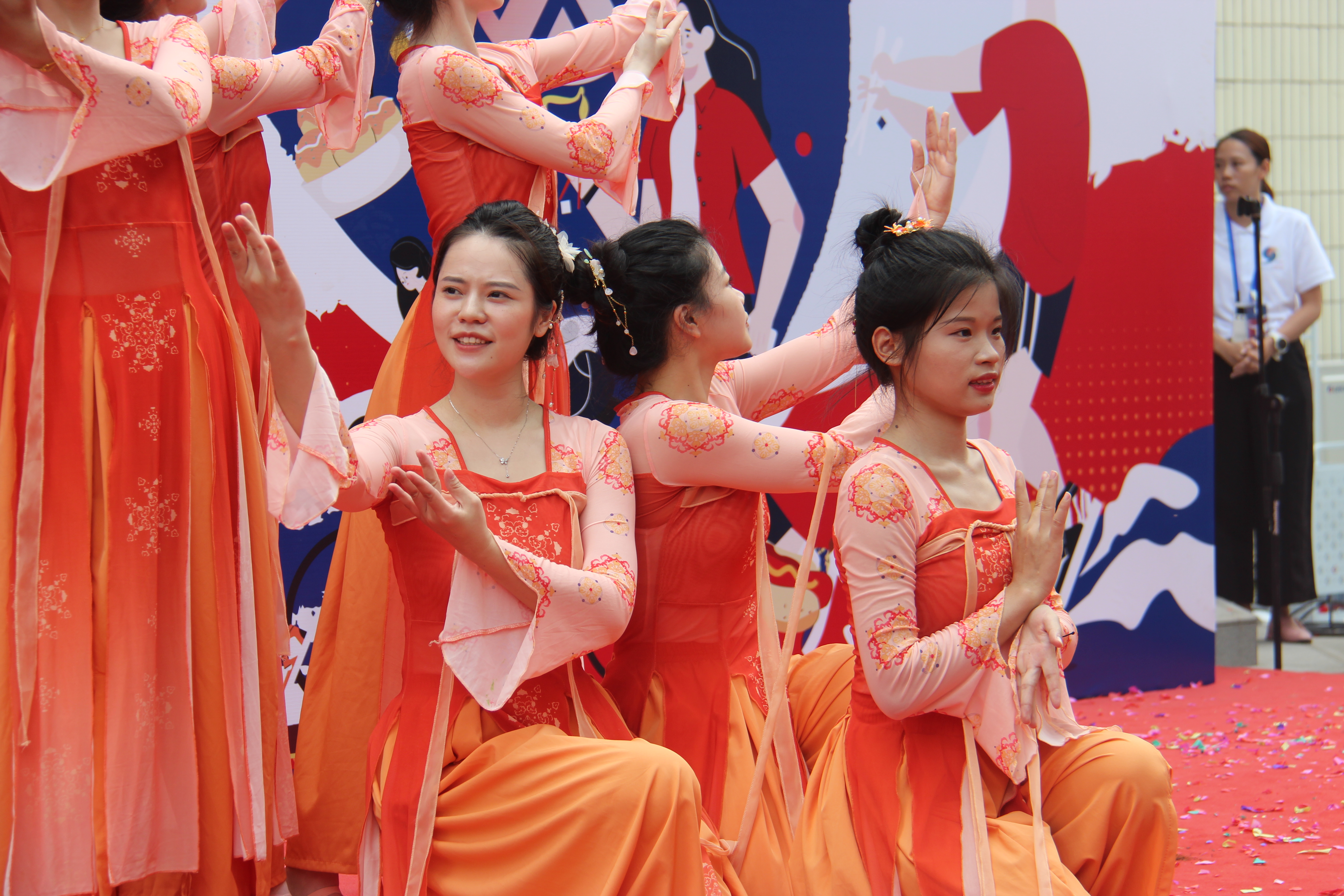 1103_国际文化节_中国舞3（摄影 朱俊羽）.JPG