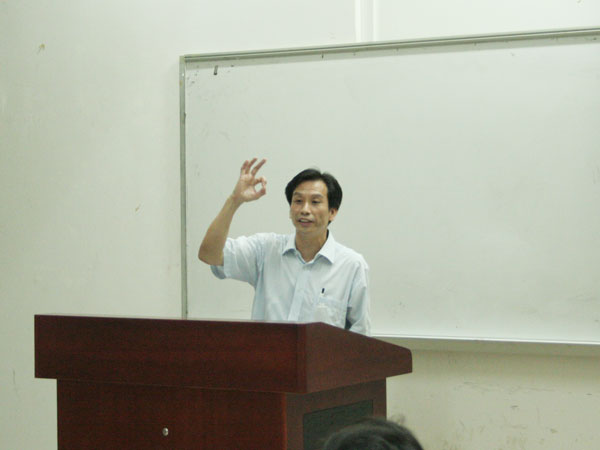 广州市羽毛球管理中心谢有明副主任为我院学生举办讲座