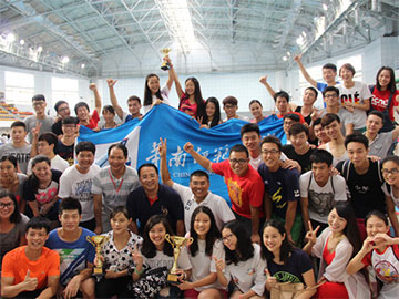 我校游泳队连续7年蝉联省大学生游泳比赛乙组团体总分冠军