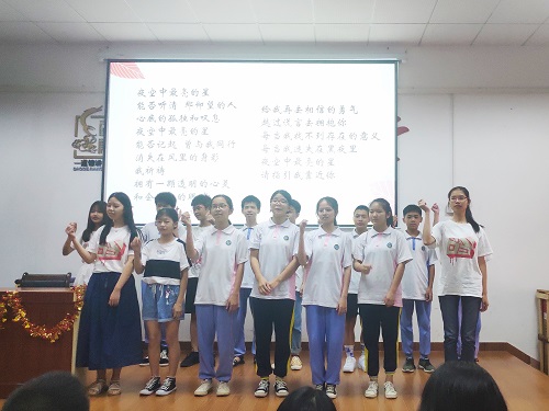 图三+学生表演.jpg