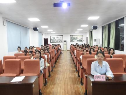 讲座结束 全体合影 (1)