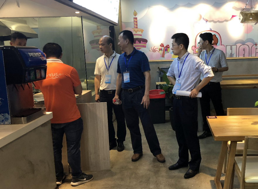 三校区开展食品安全检查工作，将对不达标单位进行整改和复检