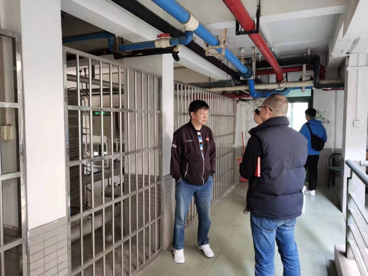 处领导带队检查佛山校区后勤工作，强调加强监管和提高服务质量