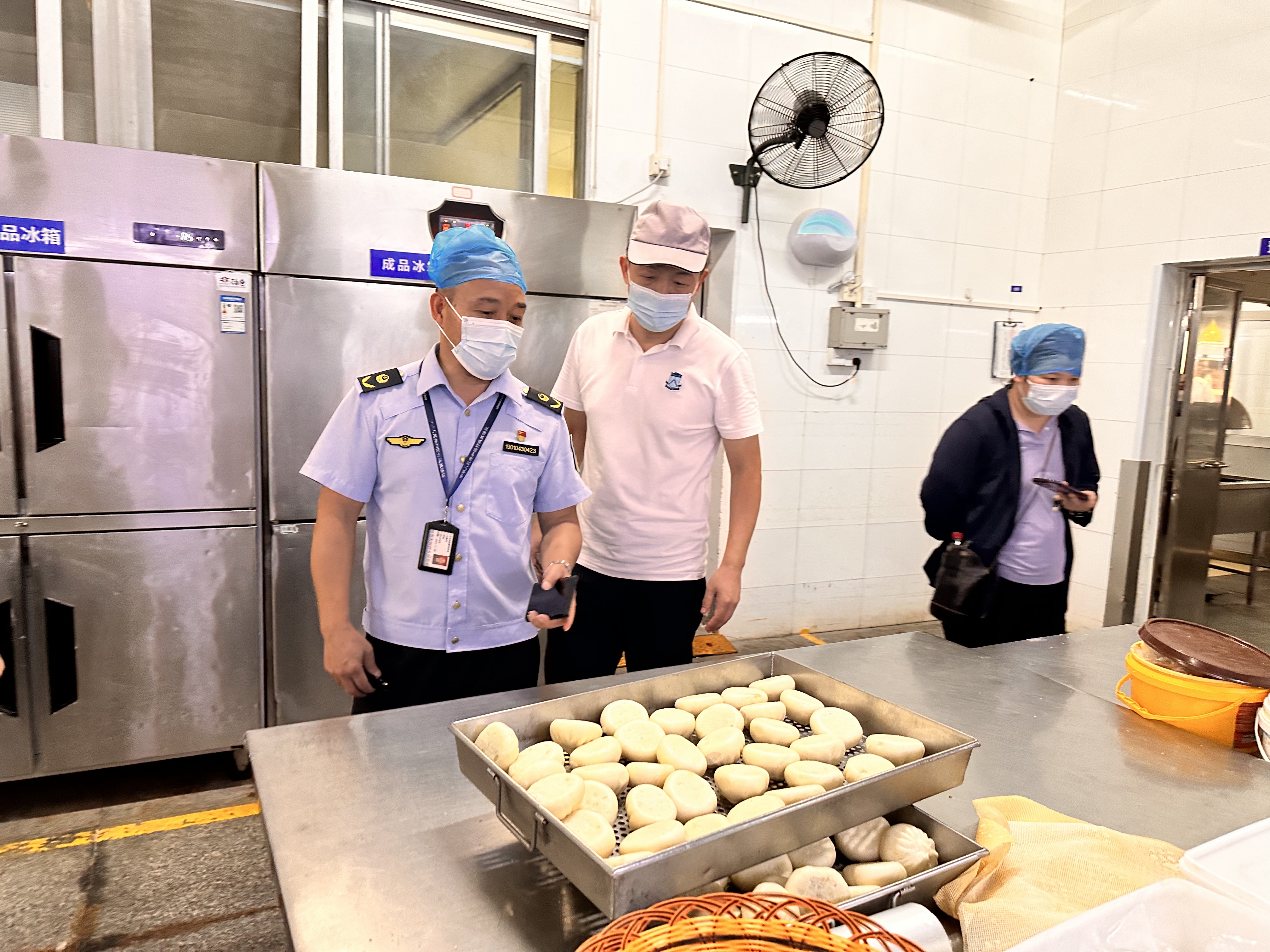 石牌市场监督管理所到石牌校园开展食品安全检查