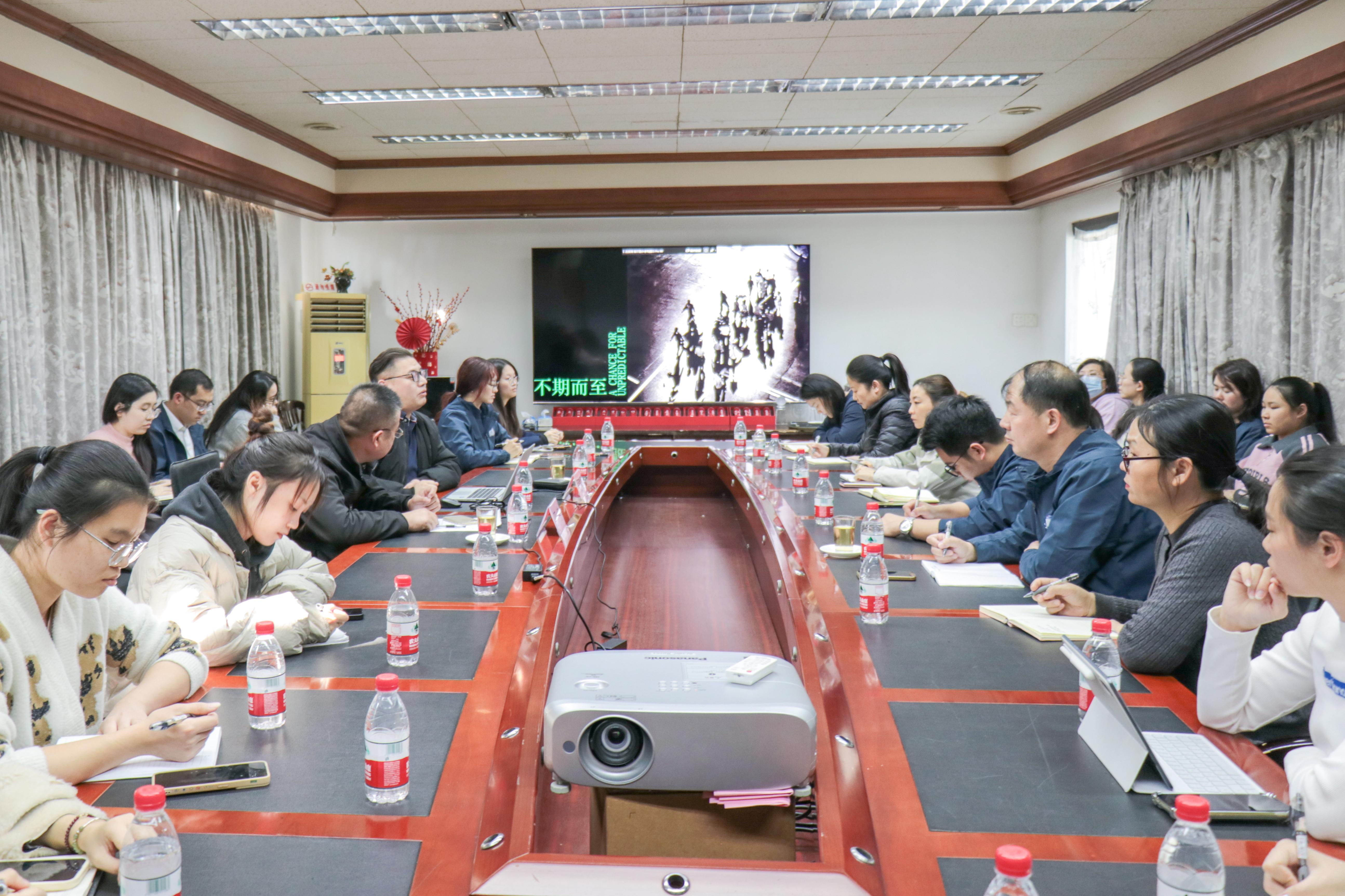 后勤举办通讯员培训  提升新闻摄影水平