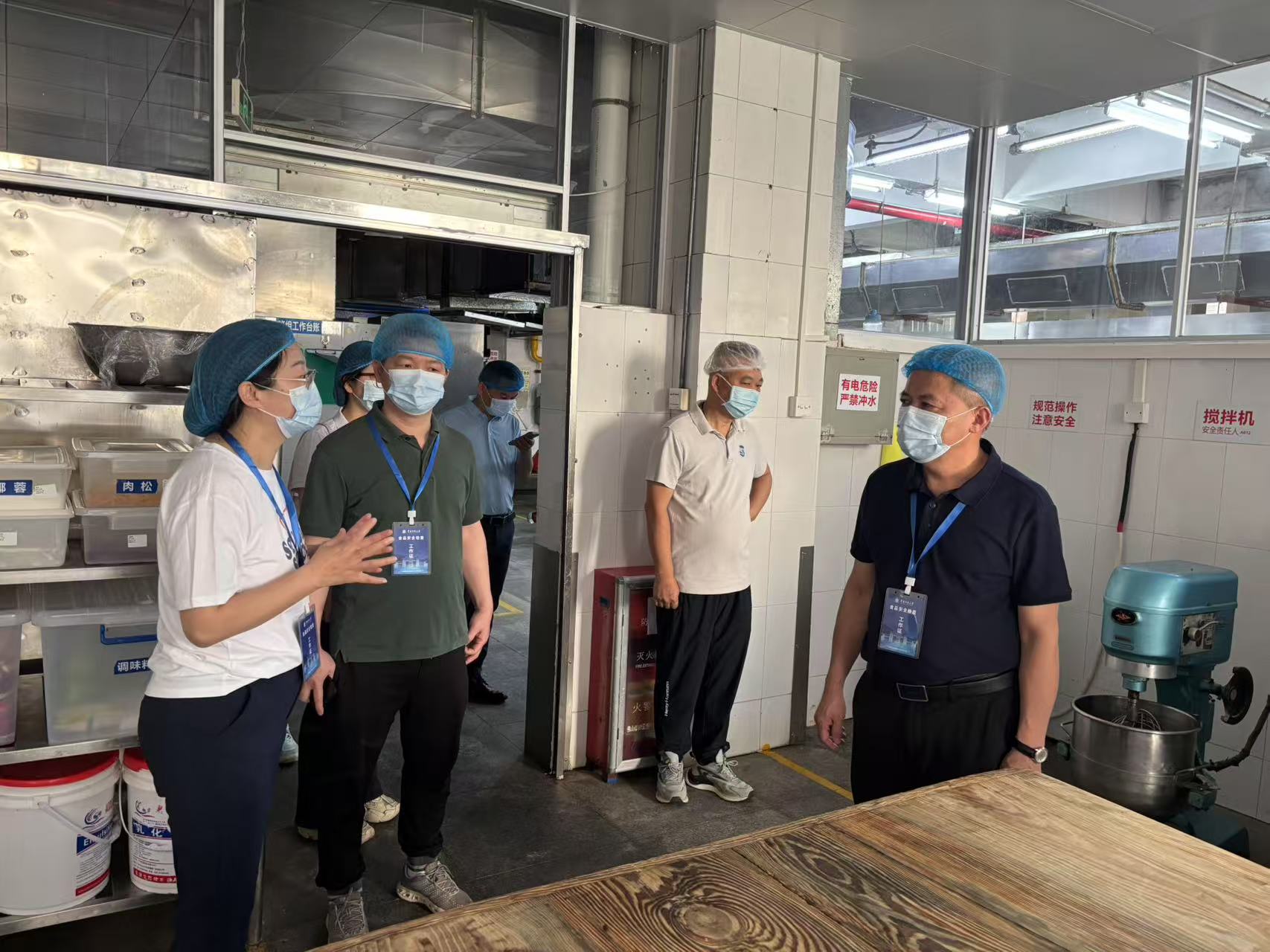 学校开展2025年春季学期校园食品安全检查