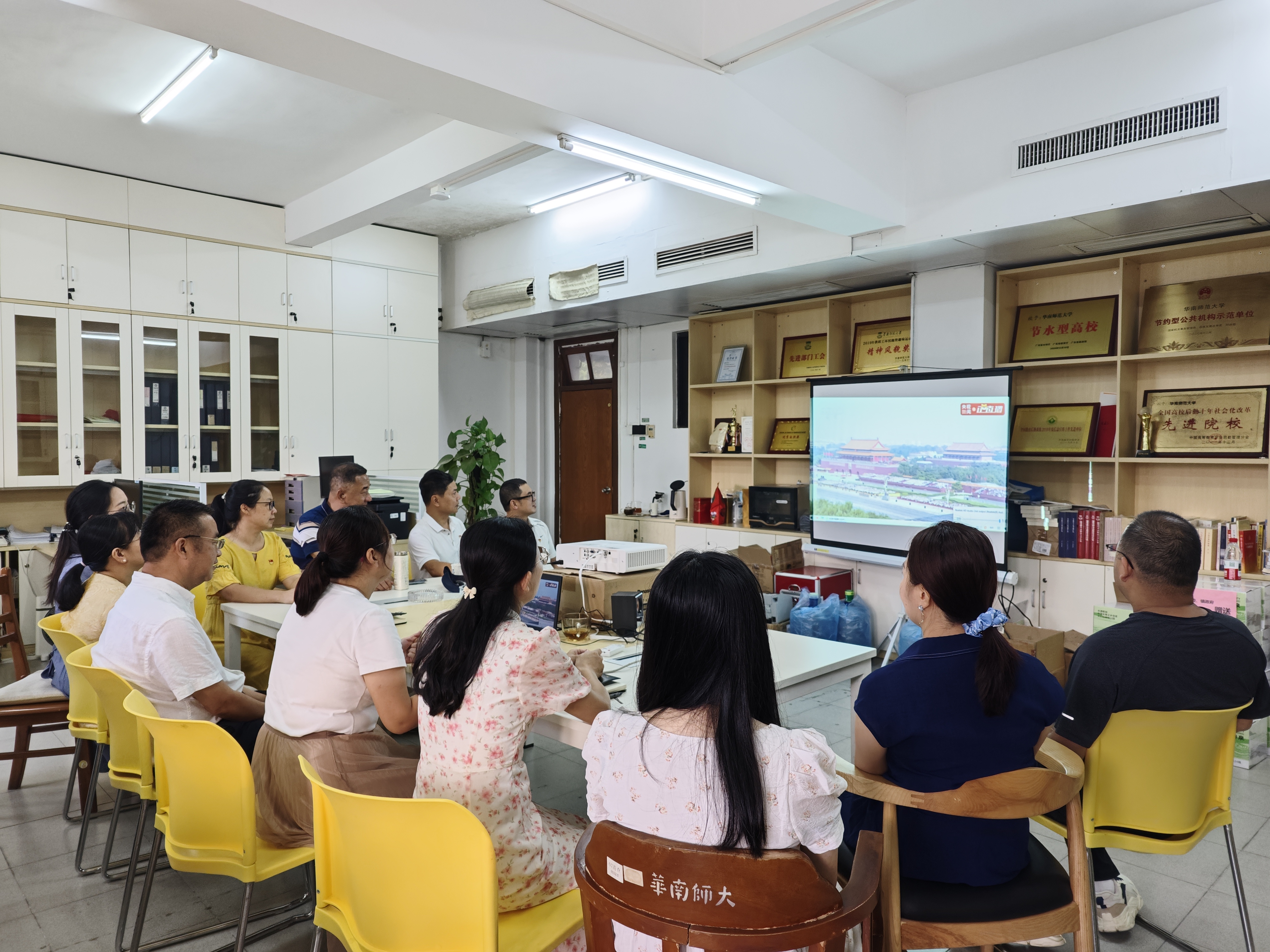 铭记历史 砥砺奋进