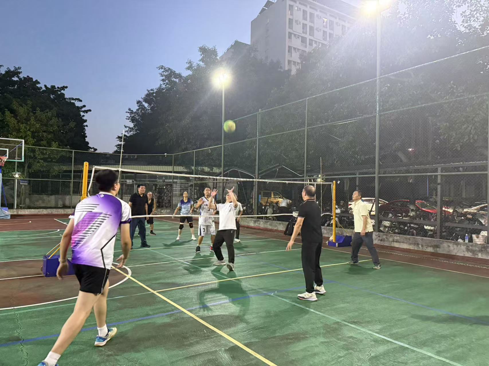 后勤部门工会积极备战2025年校教职工气排球比赛