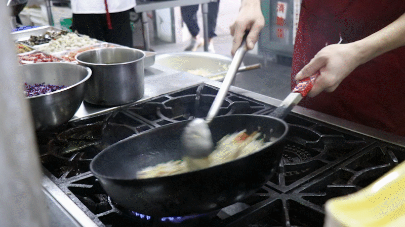 华南理工大学、华南师范大学联合举办食堂厨师互派岗位培训活动