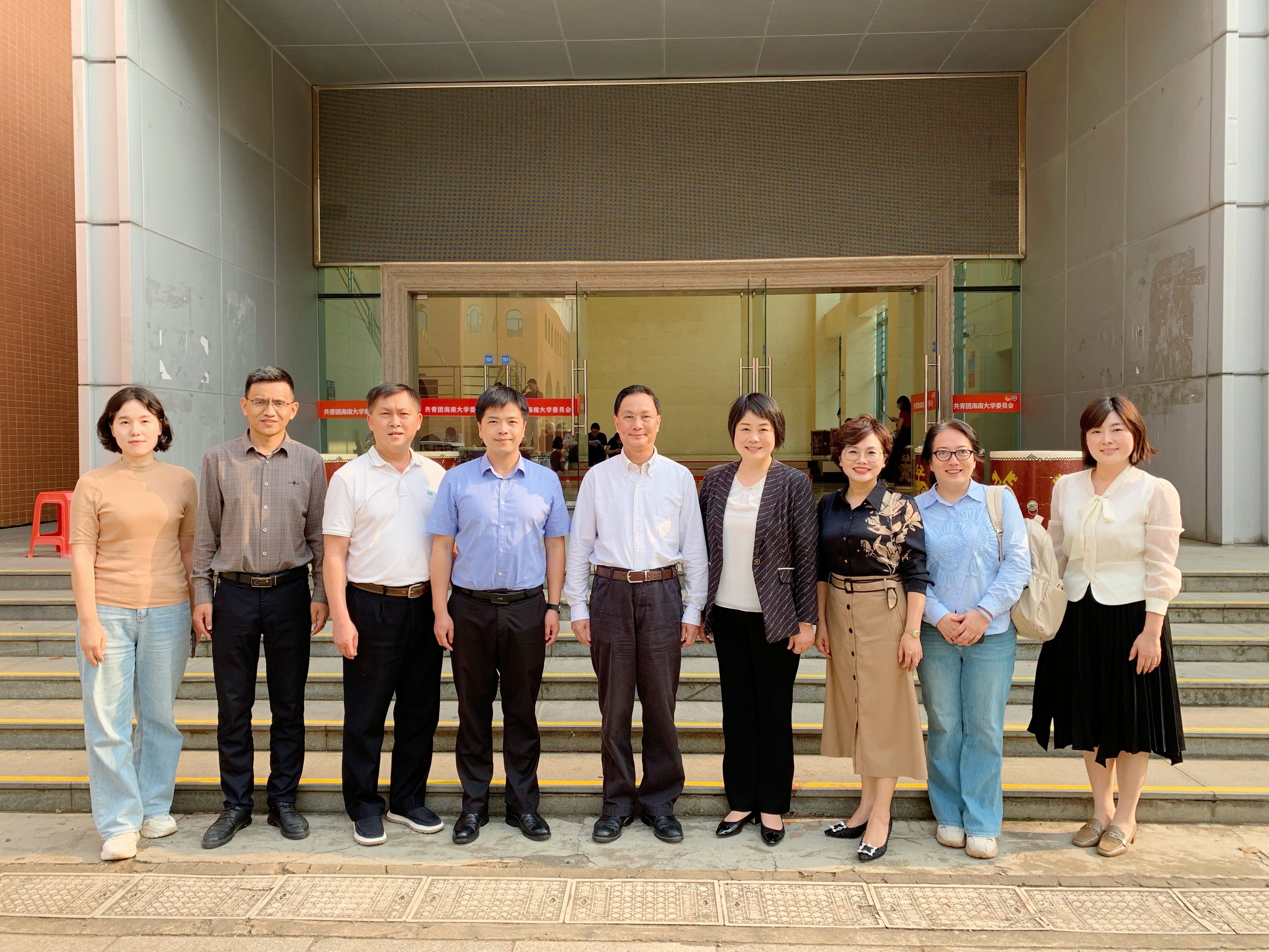 校长杨中民带队赴海南调研交流 (3).jpg