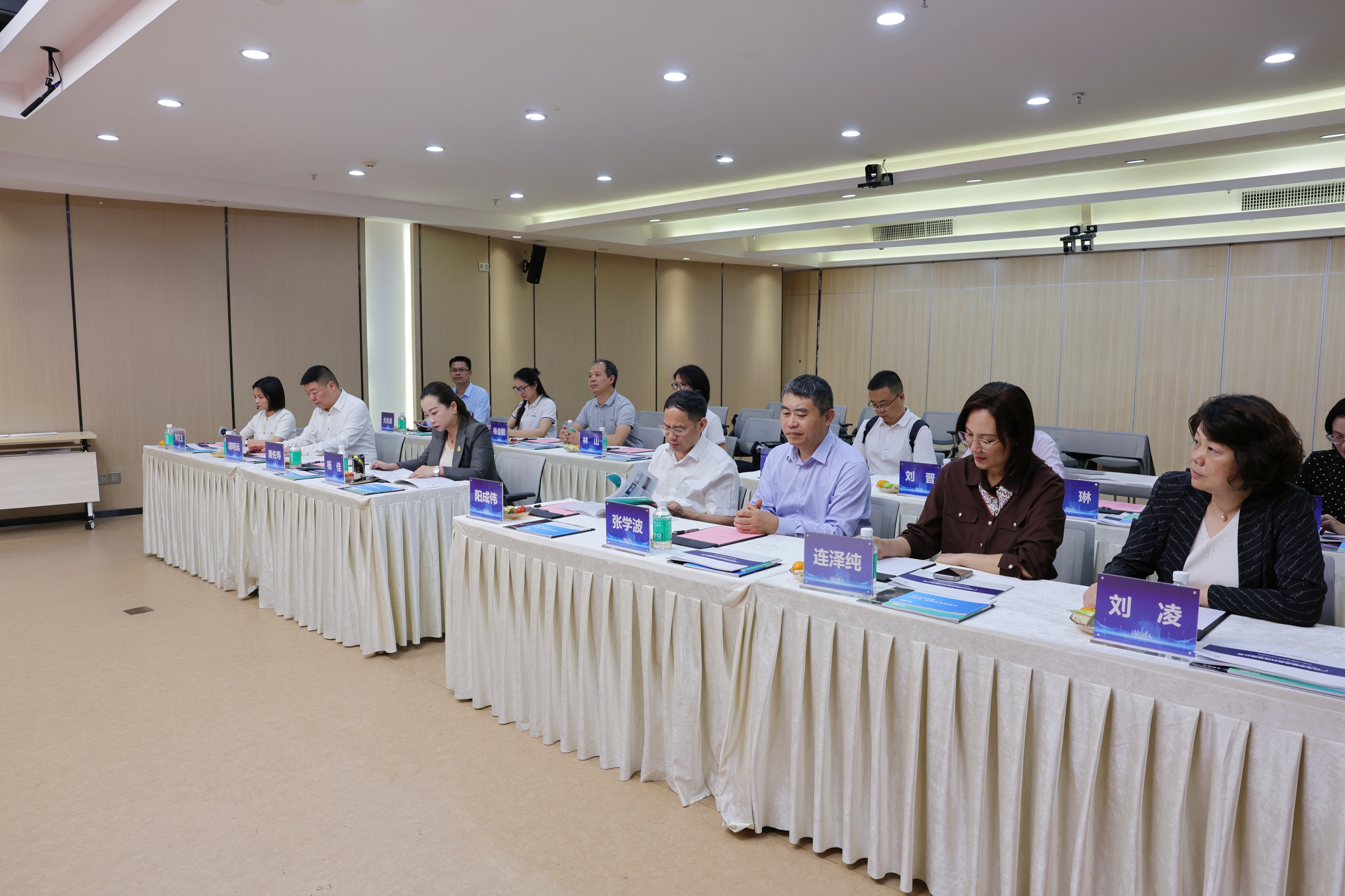 校党委常委、副校长阳成伟带队赴校友企业开展访企拓岗1 (4).jpg