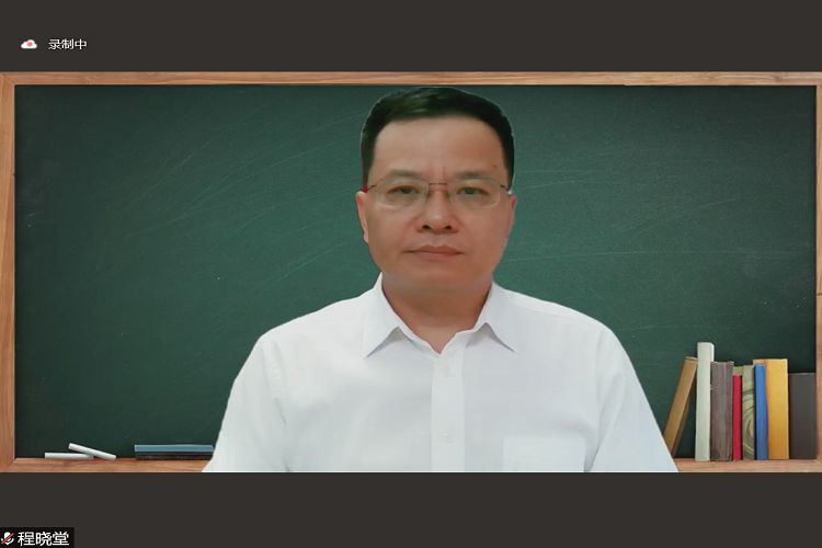 程晓堂教授关于英语学习者的语法能力及培养途径的讲座简报