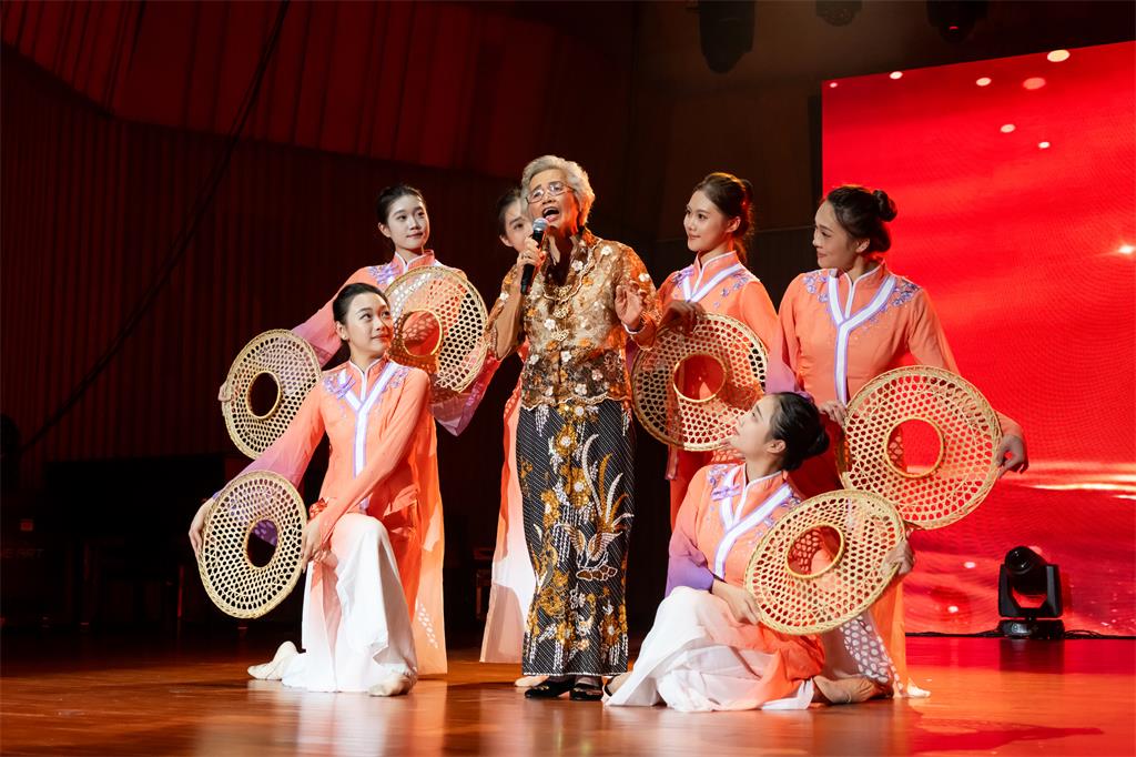 图10 南侨机工恩难忘1.jpg