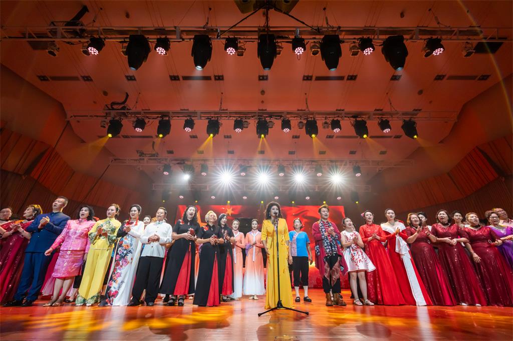 图1 舞台表演合照.jpg