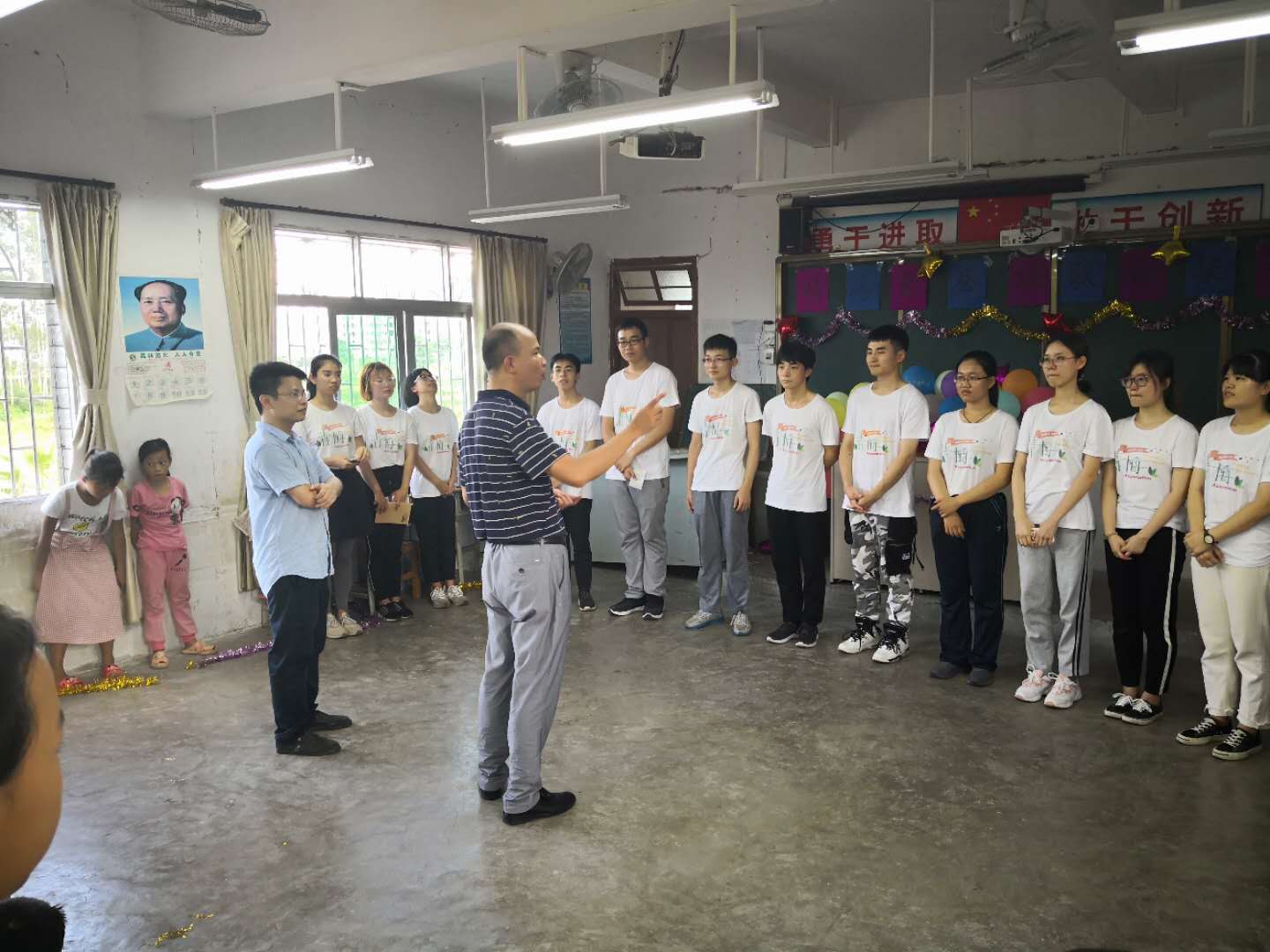 “晴雨晕昼晓，歌舞挽青葵”—— 地理科学学院青梅服务队顺利举办文艺汇演活动